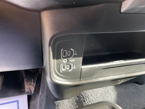 Used 2024 RAM 3500 4x4 Crew Cab DRW image 33