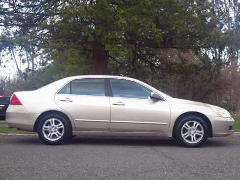 Used 2006 Honda Accord EX image 5