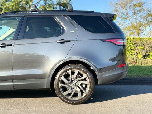 Used 2018 Land Rover Discovery HSE image 4