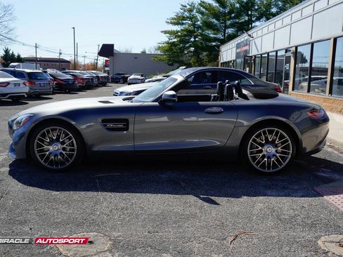 Used 2018 Mercedes-Benz AMG GT Roadster w/ Exclusive Interior Package image 4