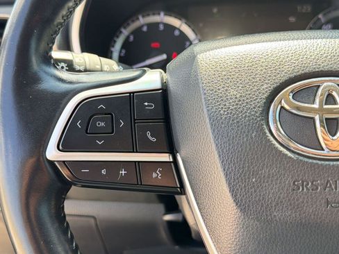 Used 2022 Toyota Highlander Platinum image 18