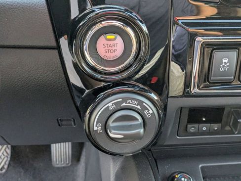 Certified 2024 Nissan Titan Platinum Reserve w/ Moonroof Package image 25