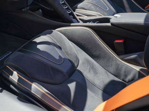 Used 2022 McLaren 720S Spider image 25