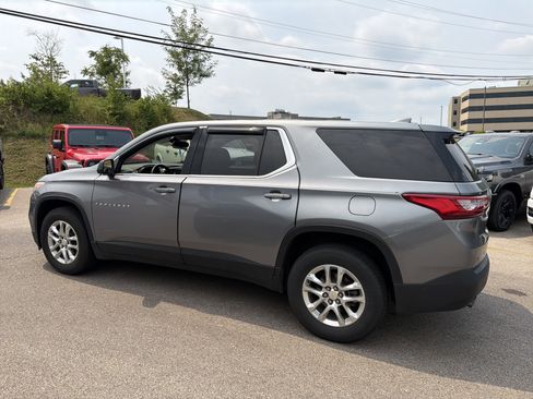 Used 2021 Chevrolet Traverse LS w/ LPO, Floor Liner Package FWD image 17