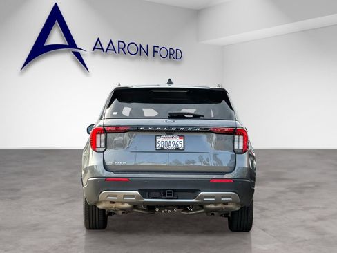 New 2025 Ford Explorer Active w/ Active Comfort Package RWD image 5