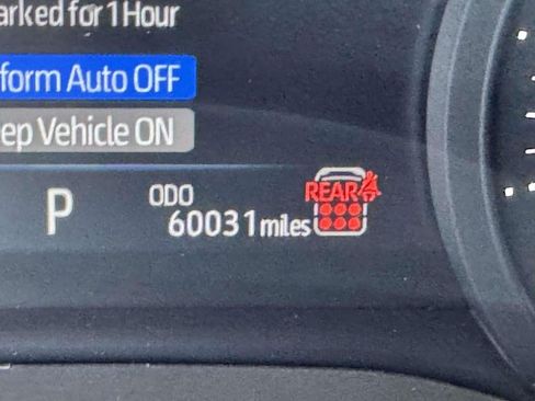 Used 2025 Toyota Sienna XLE FWD image 13