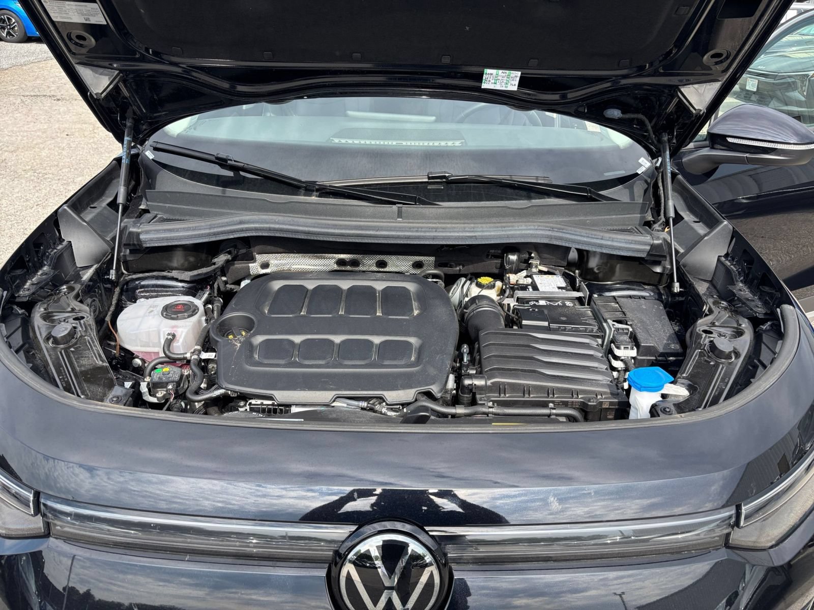 Used 2026 Volkswagen Tiguan SE FWD image 33