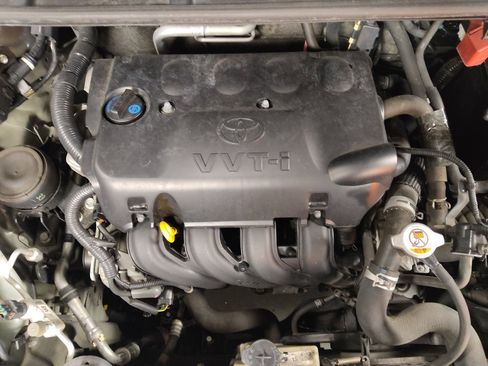 Used 2018 Toyota Yaris LE image 30