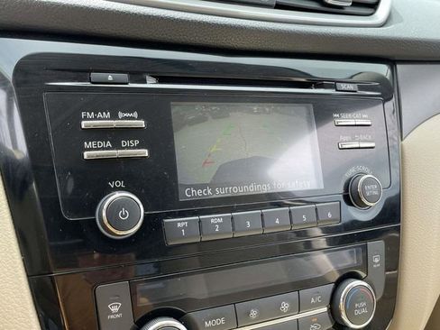 Used 2015 Nissan Rogue SV AWD/4WD image 26