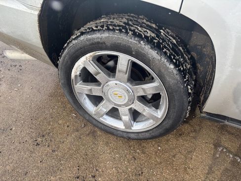 Used 2009 Cadillac Escalade Base 4dr Hybrid SUV image 24