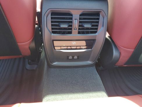 New 2025 BMW 330i Sedan w/ Convenience Package image 8