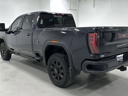 Used 2024 GMC Sierra 2500 AT4 w/ AT4 Premium Plus Package image 4