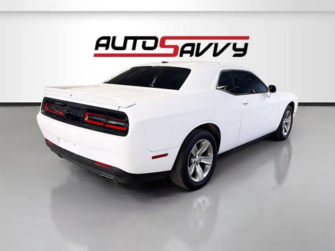 Used 2022 Dodge Challenger SXT image 7