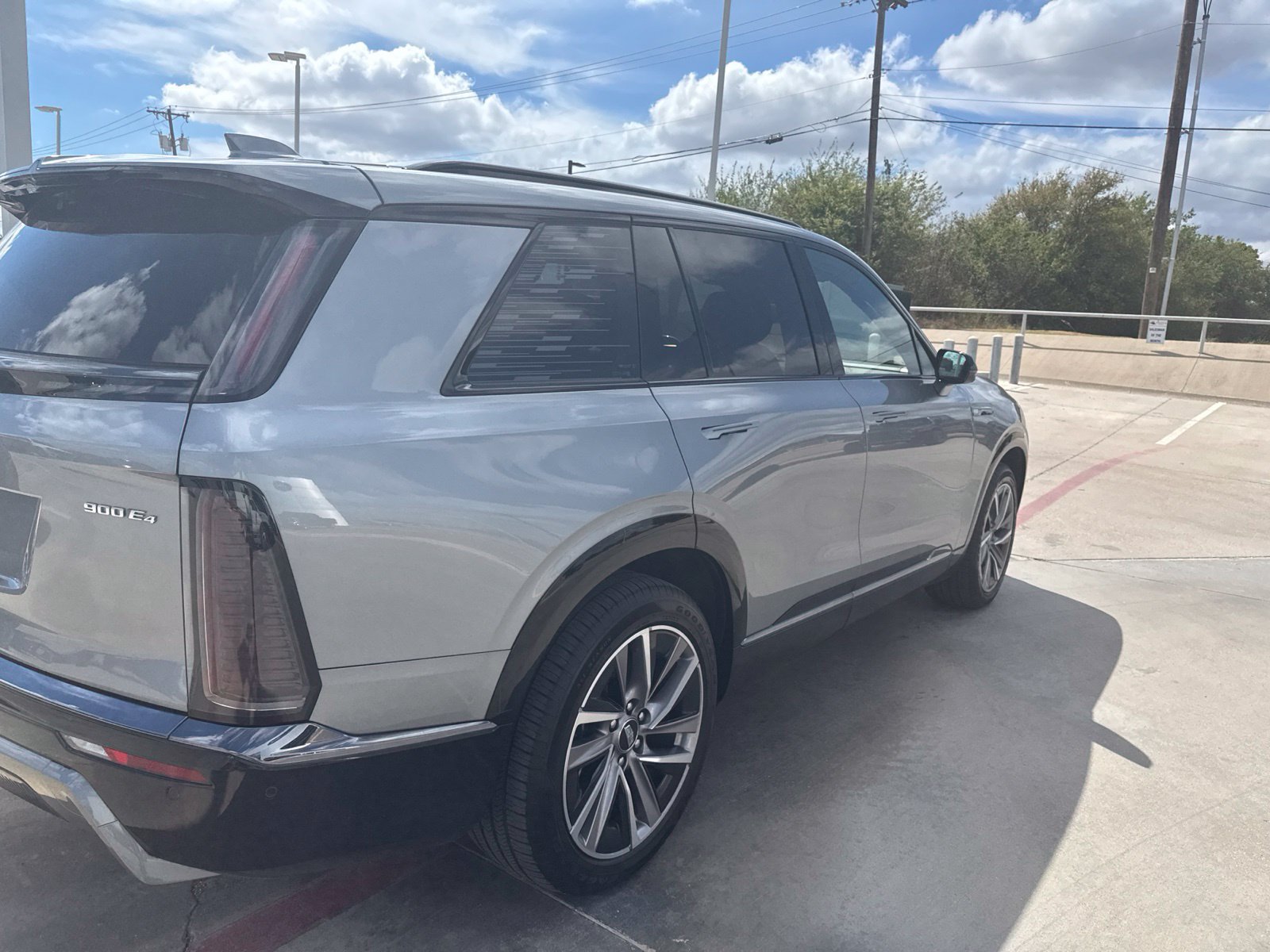 Used 2026 Cadillac Vistiq Sport w/ LPO, Floor Liner Package AWD/4WD image 3