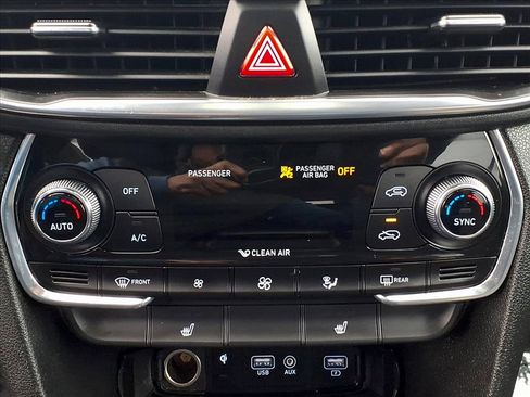 Used 2020 Hyundai Santa Fe SEL w/ Convenience + Premium Package image 15