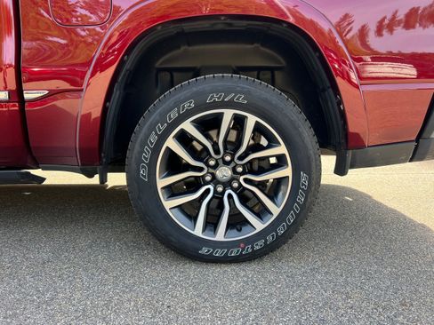Used 2025 RAM 1500 Limited AWD/4WD image 9