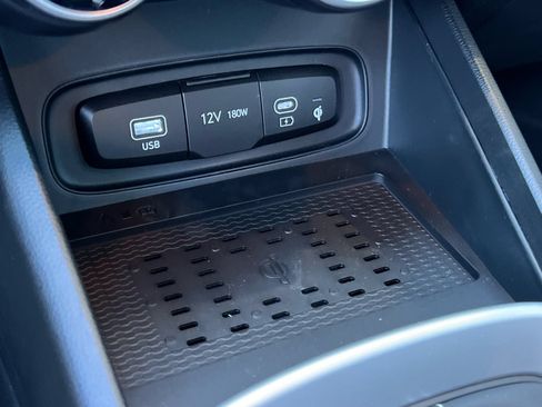 Certified 2026 Hyundai Venue SEL FWD image 25