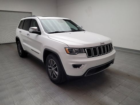 Used 2018 Jeep Grand Cherokee Limited image 13