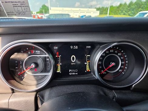 Used 2020 Jeep Gladiator Rubicon AWD/4WD image 4