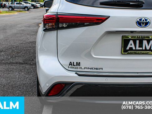 Used 2023 Toyota Highlander Limited image 13