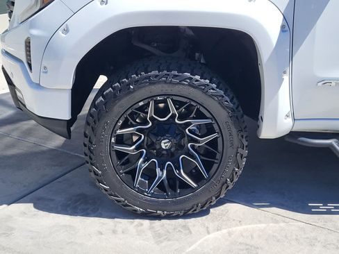 Used 2023 GMC Sierra 1500 AT4X AWD/4WD image 8