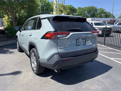 Used 2021 Toyota RAV4 XLE Premium AWD/4WD image 6