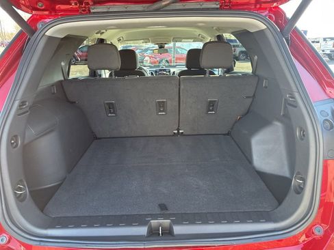 Used 2024 Chevrolet Equinox LT image 9