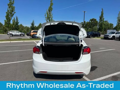 Used 2012 Hyundai Elantra GLS w/ Preferred Pkg 3 FWD image 15