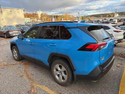 Used 2019 Toyota RAV4 XLE image 2