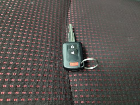 Used 2020 Mitsubishi Mirage image 32