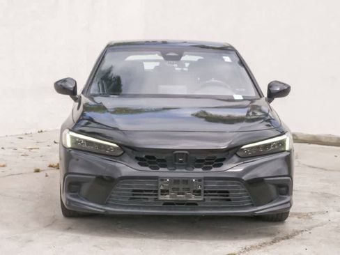Used 2022 Honda Civic Sport image 2