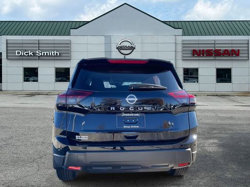 Used 2025 Nissan Rogue S image 5