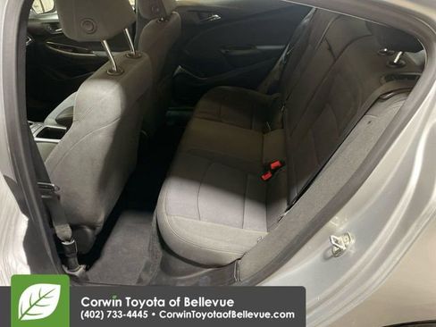 Used 2018 Chevrolet Cruze LT w/ Convenience Package image 23