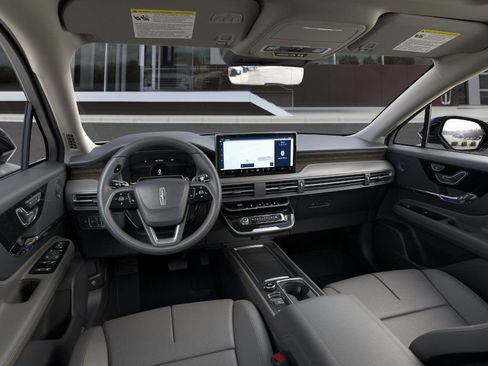 Used 2024 Lincoln Corsair Reserve w/ Equipment Group 202A image 9