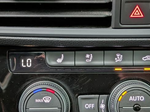 Used 2022 Volkswagen Jetta GLI Autobahn image 32