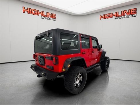 Used 2018 Jeep Wrangler Unlimited Sahara AWD/4WD image 5