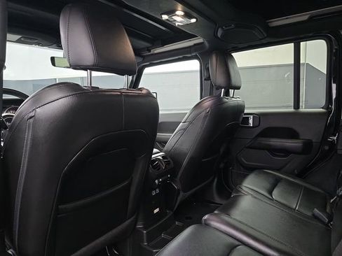 Used 2022 Jeep Wrangler Unlimited Sahara image 35