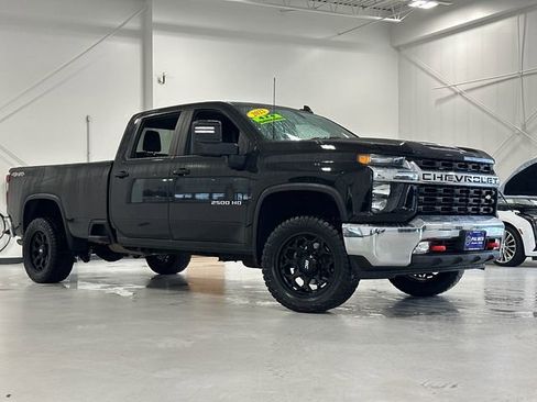 Used 2022 Chevrolet Silverado 2500 LT image 2