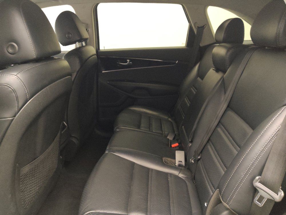 Used 2020 Kia Sorento EX AWD/4WD image 18