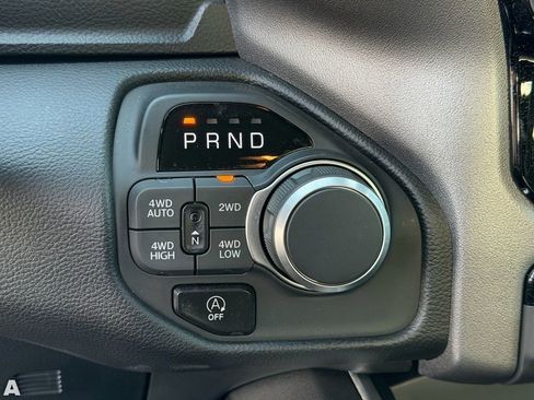 Used 2025 RAM 1500 Big Horn AWD/4WD image 31