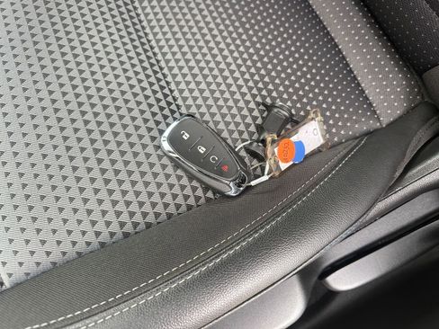 Used 2025 Chevrolet Trax LT image 21