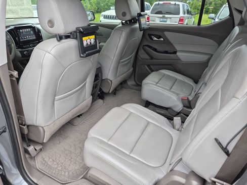 Used 2018 Chevrolet Traverse LT FWD image 24