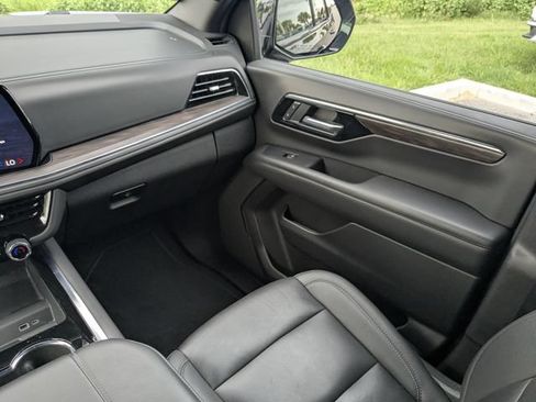 Used 2025 Chevrolet Tahoe Z71 AWD/4WD image 22