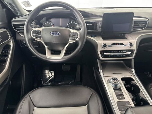 Used 2023 Ford Explorer XLT w/ Equipment Group 202A image 29