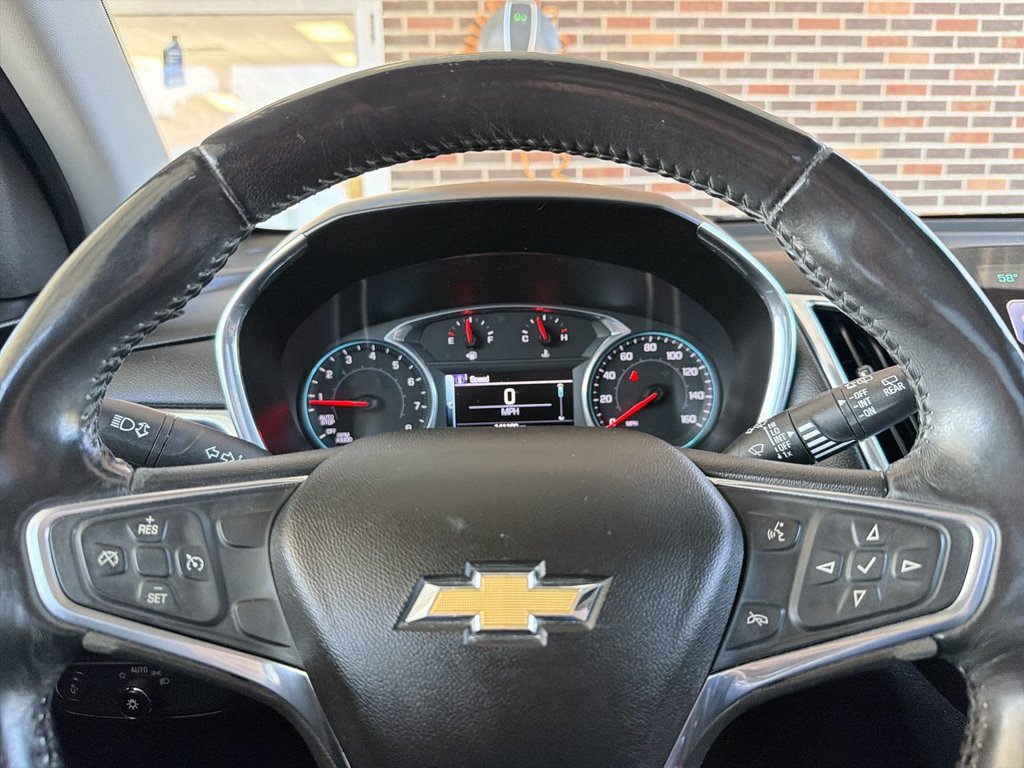 Used 2018 Chevrolet Equinox LT w/ Sun & Infotainment Package FWD image 11