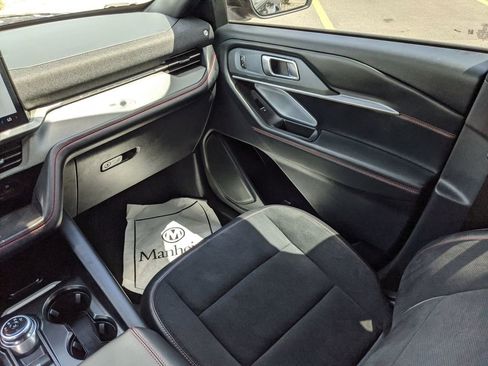 Used 2025 Ford Explorer ST image 15