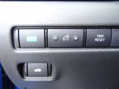 Used 2025 Nissan Sentra SV FWD image 15