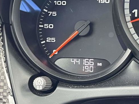 Used 2020 Porsche Macan Turbo image 24