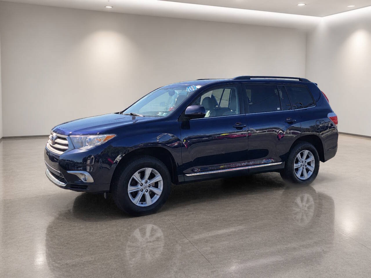 Used 2013 Toyota Highlander SE AWD/4WD image 2