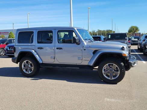 Used 2020 Jeep Wrangler Unlimited Sahara image 4